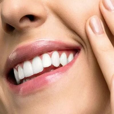 teeth cleaning while wearning dental braces dubai abu dhabi