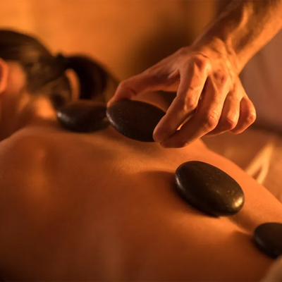 What Does a Hot Stone Massage Do? 1 What Does a Hot Stone Massage Do?